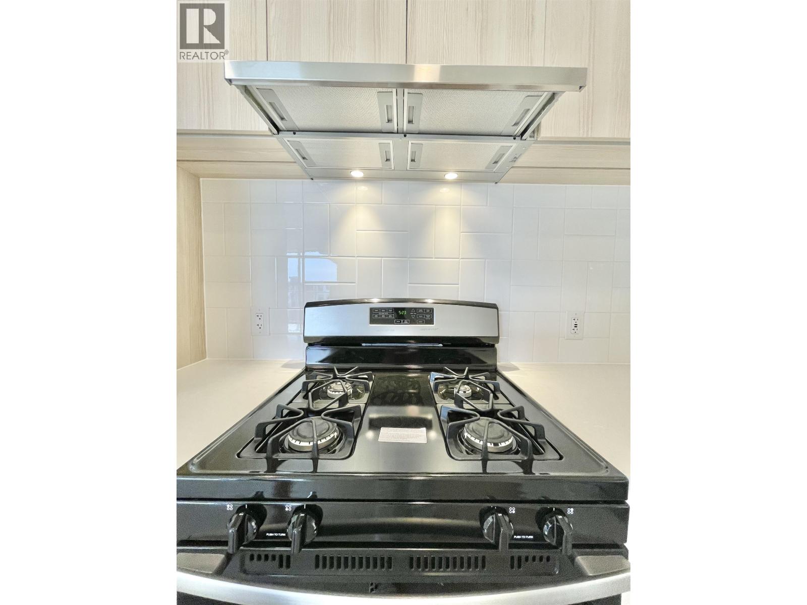 601 741 Anskar Court, Coquitlam, British Columbia  V3J 0N3 - Photo 4 - R3072339