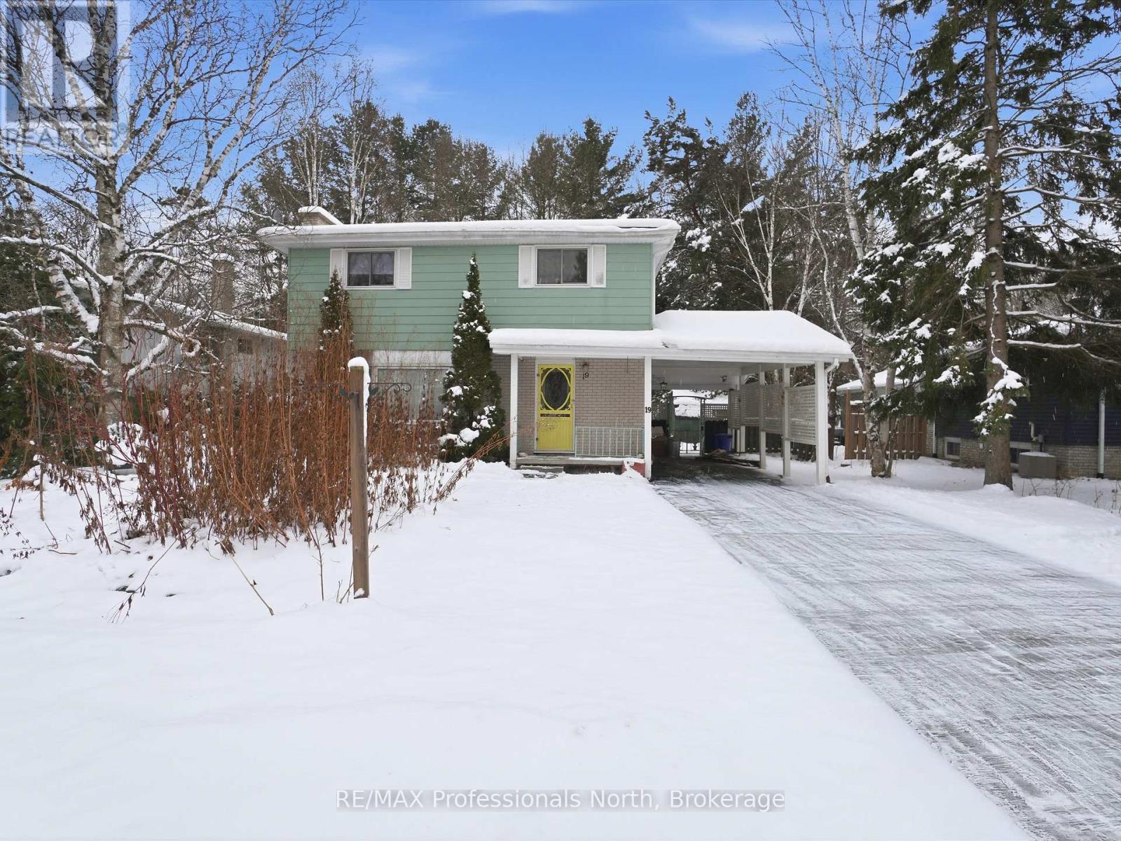 19 Meadow Park Drive, Huntsville, Ontario  P1H 1G2 - Photo 1 - X12605574