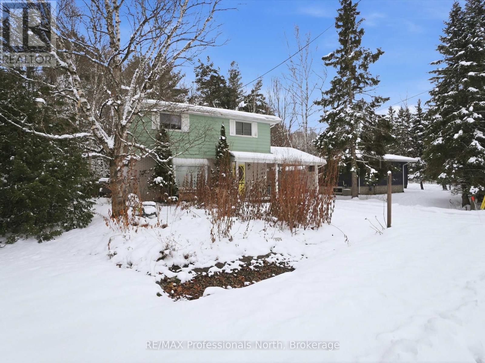 19 Meadow Park Drive, Huntsville, Ontario  P1H 1G2 - Photo 2 - X12605574