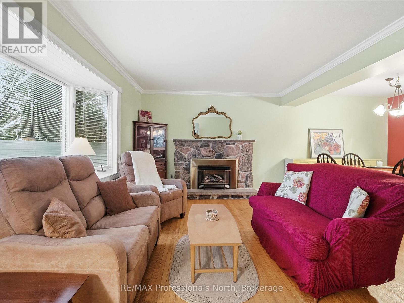 19 Meadow Park Drive, Huntsville, Ontario  P1H 1G2 - Photo 5 - X12605574