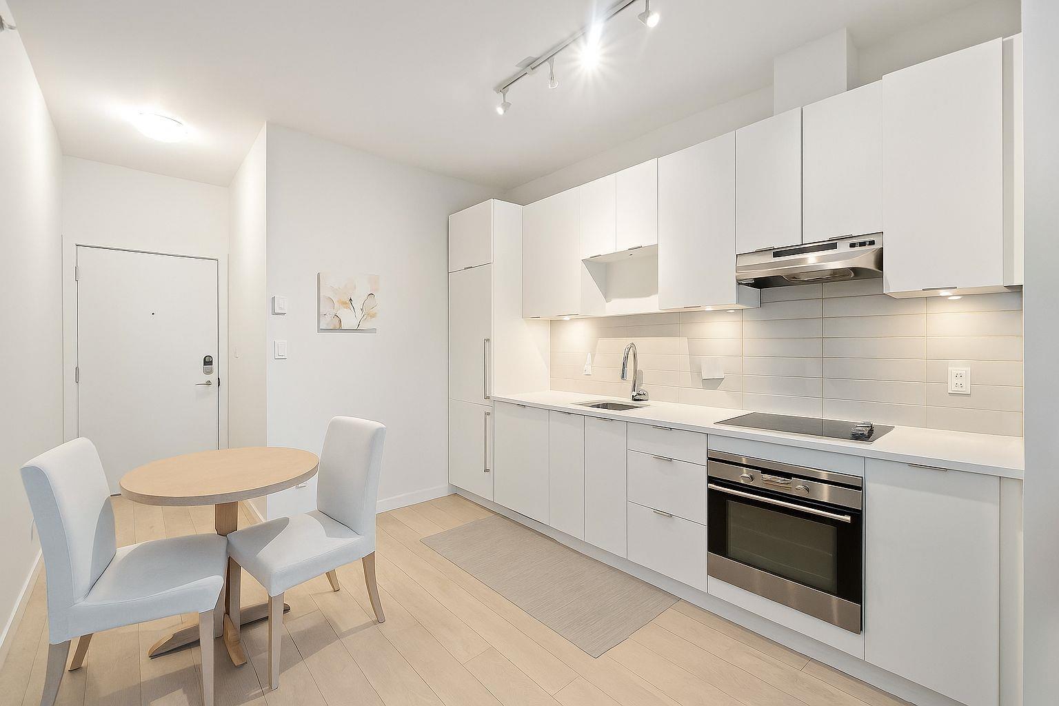 410 13678 Grosvenor Road, Surrey, British Columbia  V3R 5E2 - Photo 1 - R3072481