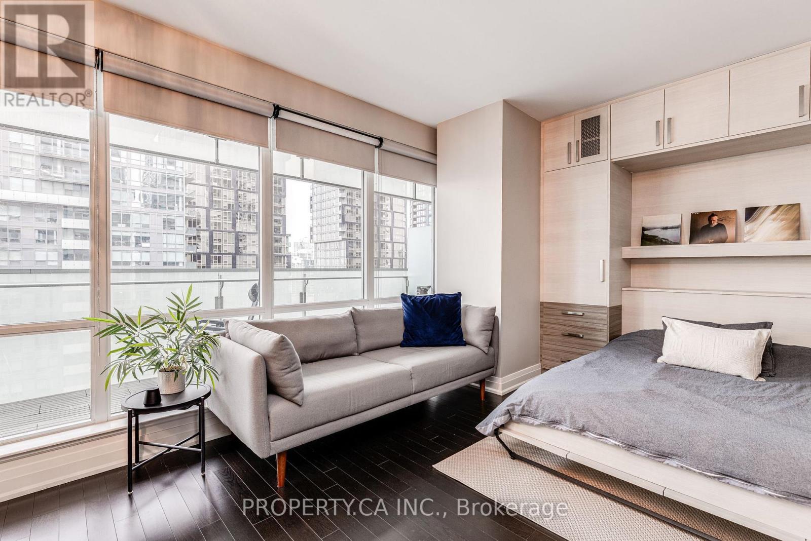 2702 - 80 John Street, Toronto, Ontario  M5V 3X4 - Photo 7 - C12605532