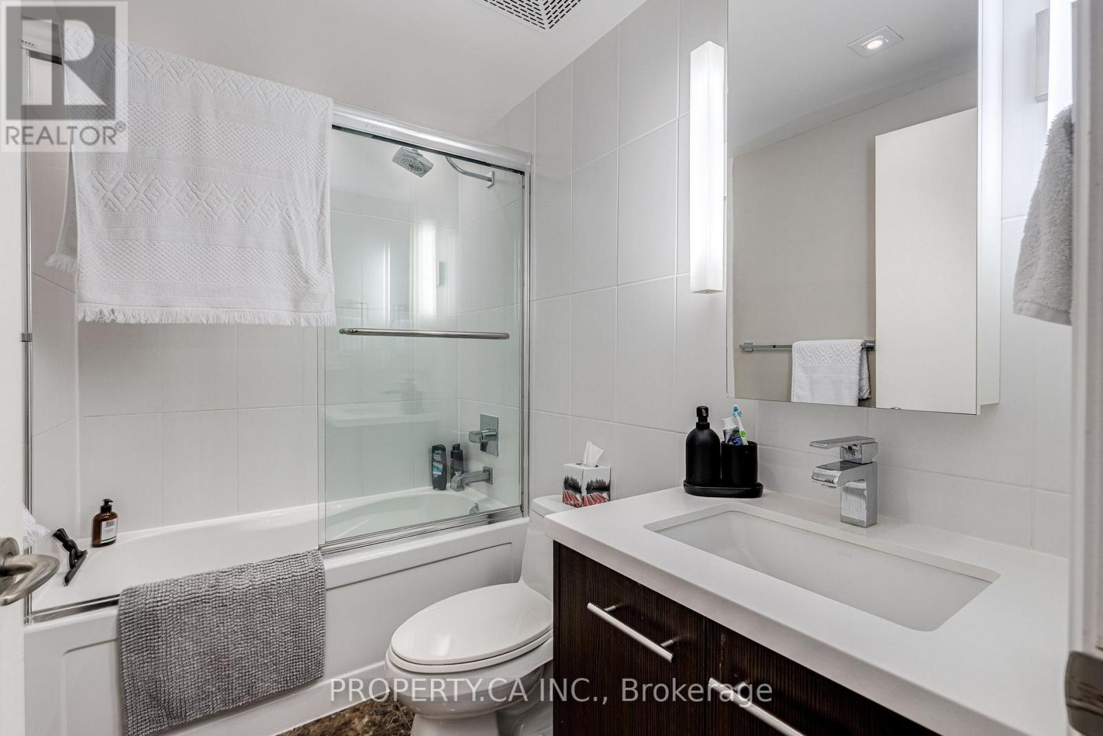 2702 - 80 John Street, Toronto, Ontario  M5V 3X4 - Photo 10 - C12605544