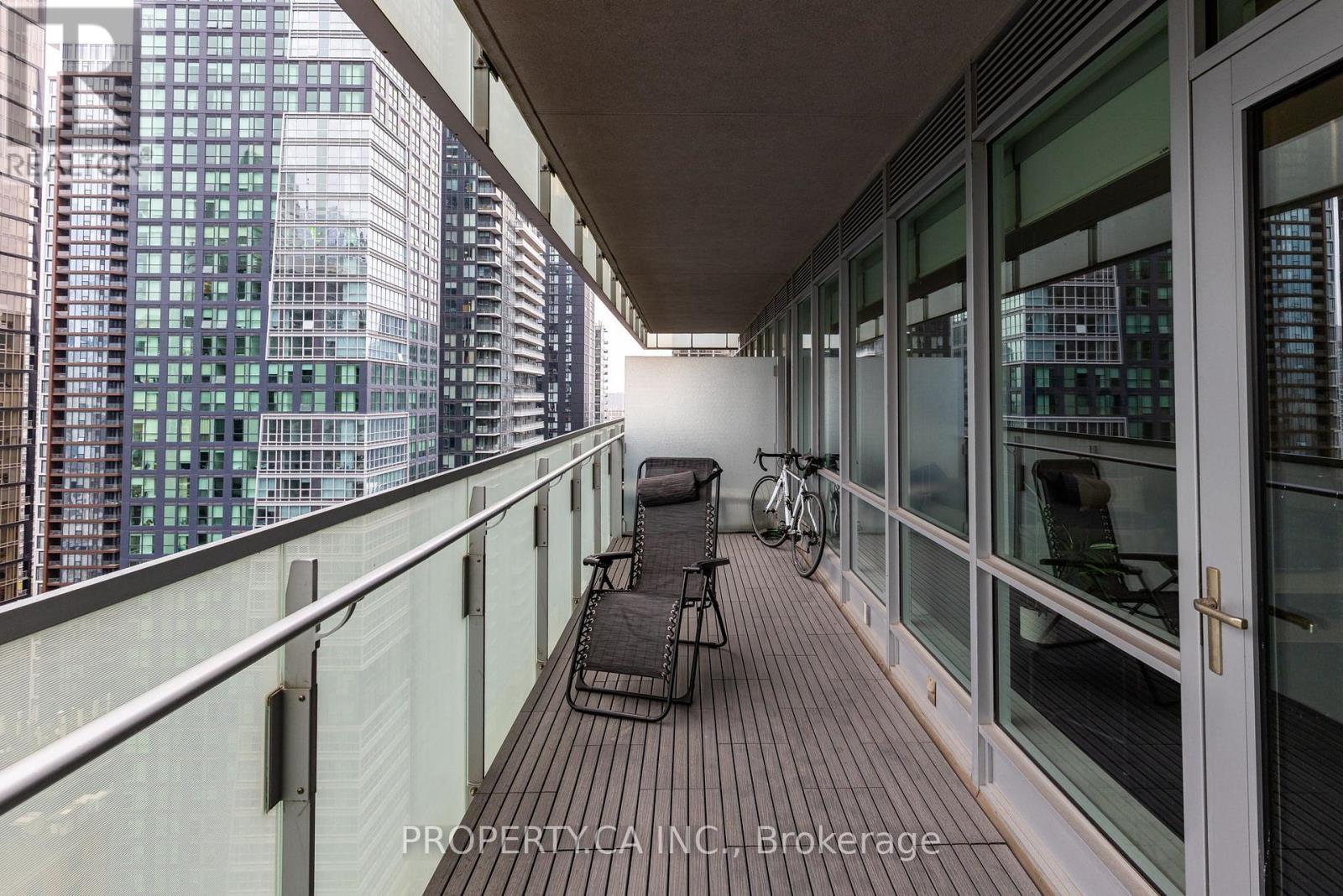 2702 - 80 John Street, Toronto, Ontario  M5V 3X4 - Photo 12 - C12605544