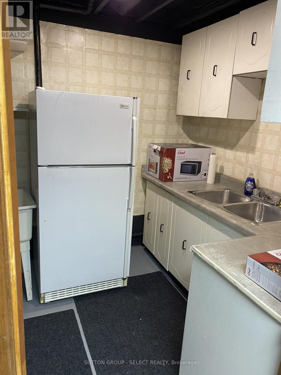 31 Meadowview Road, London South, Ontario  N6J 4E5 - Photo 35 - X12598600