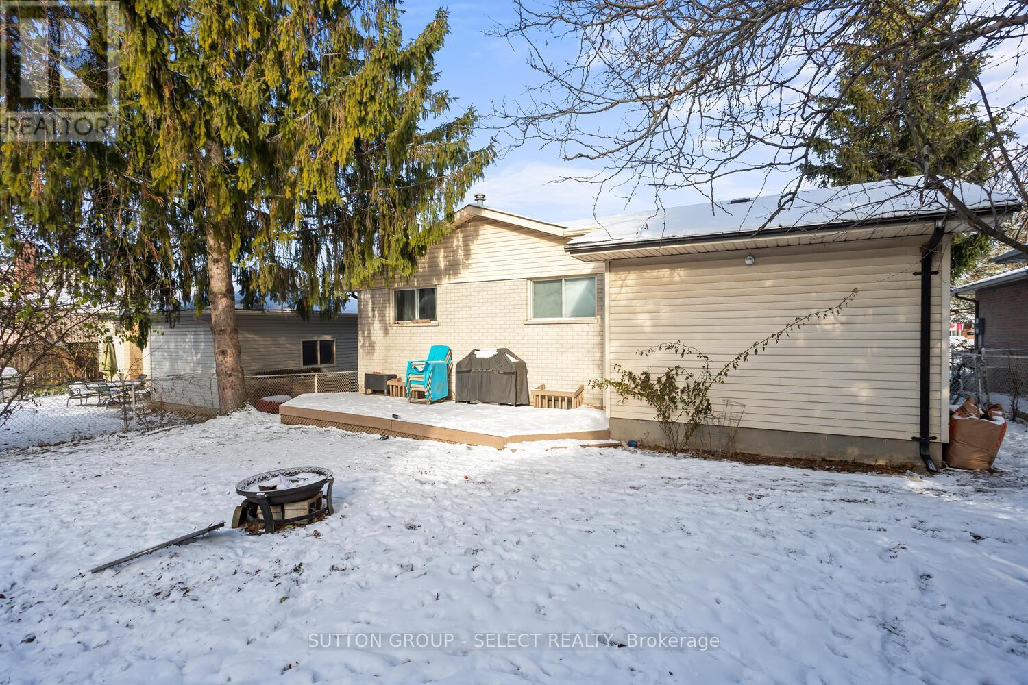 31 Meadowview Road, London South, Ontario  N6J 4E5 - Photo 38 - X12598600