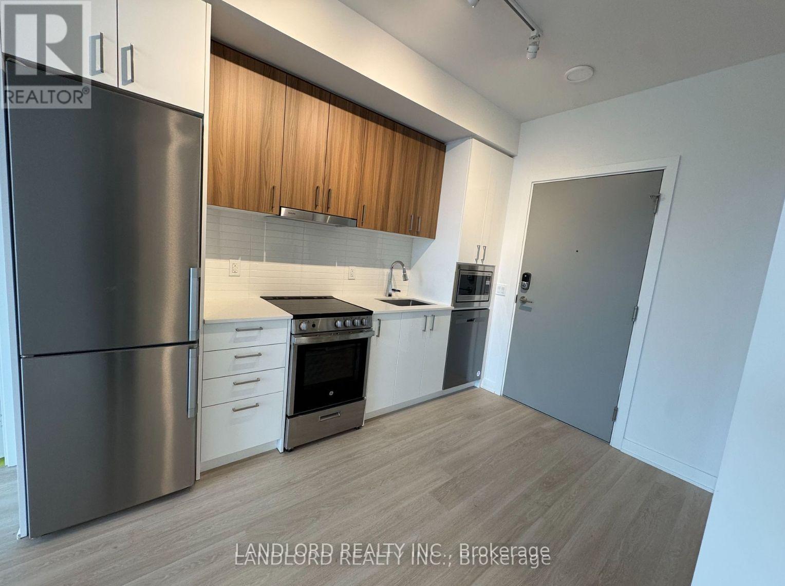 A 702 - 30 UPPER MALL WAY, Vaughan, Ontario