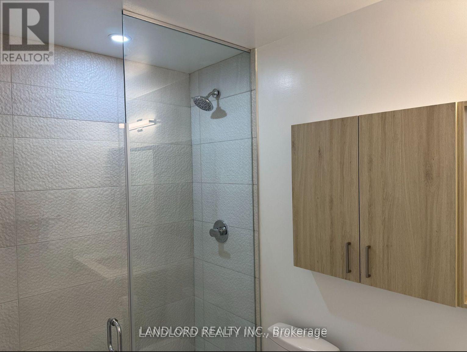 A 702 - 30 Upper Mall Way, Vaughan, Ontario  L4J 0L8 - Photo 19 - N12605522