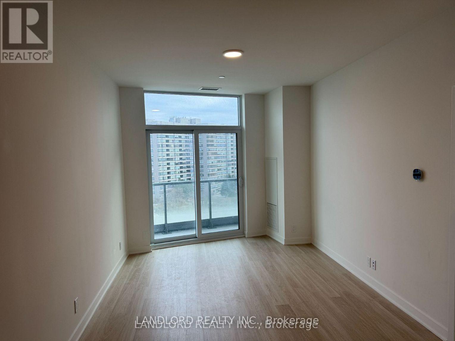 A 702 - 30 Upper Mall Way, Vaughan, Ontario  L4J 0L8 - Photo 6 - N12605522