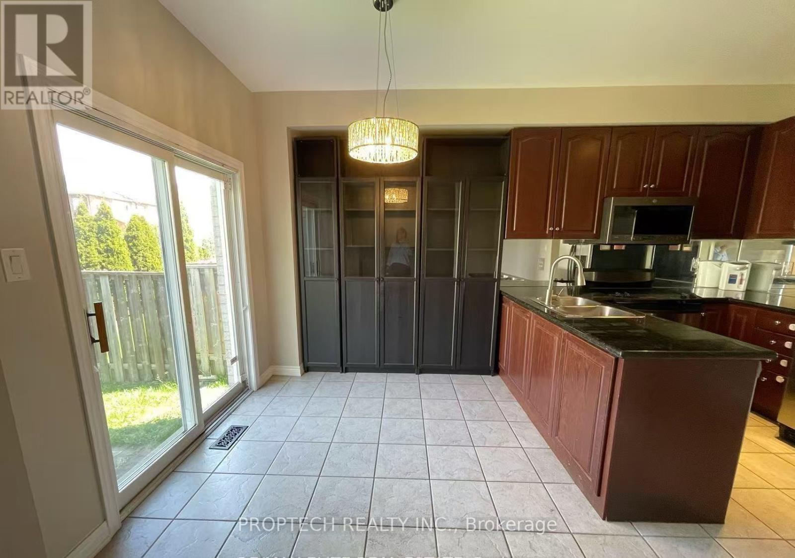 220 Farmstead Road, Richmond Hill, Ontario  L4S 2J6 - Photo 6 - N12605546