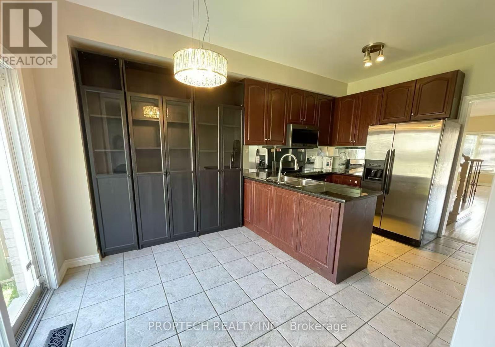 220 Farmstead Road, Richmond Hill, Ontario  L4S 2J6 - Photo 7 - N12605546