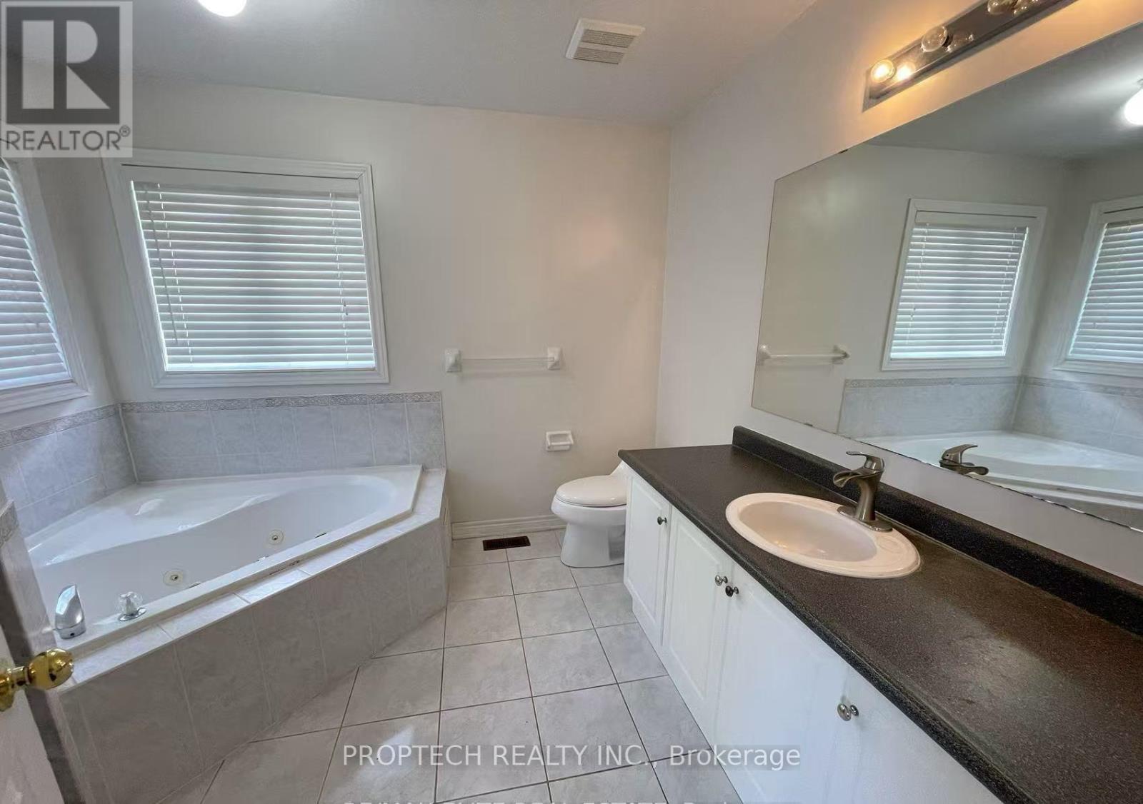 220 Farmstead Road, Richmond Hill, Ontario  L4S 2J6 - Photo 9 - N12605546