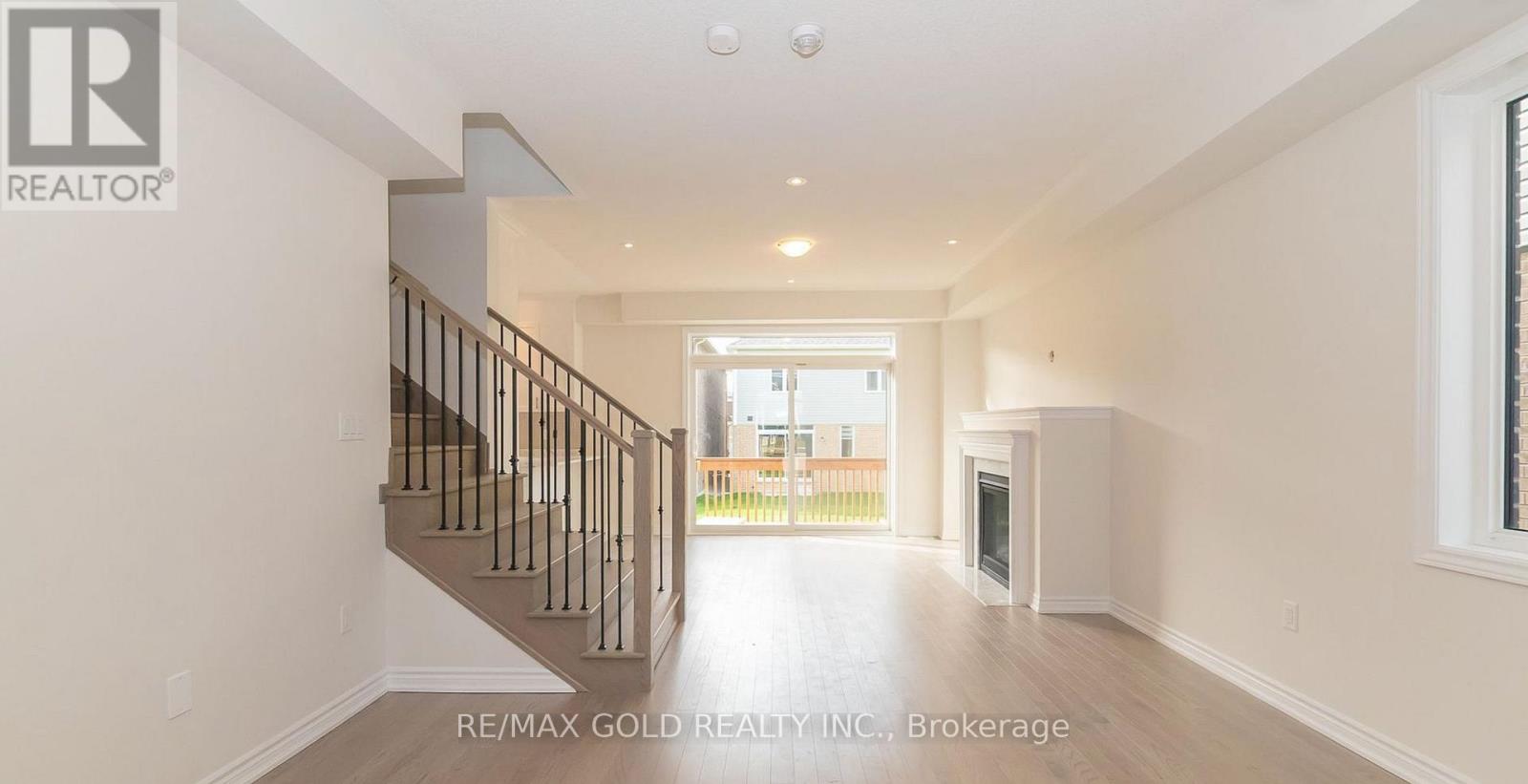 151 Terry Fox Drive, Barrie, Ontario  L9J 0L9 - Photo 3 - S12605526