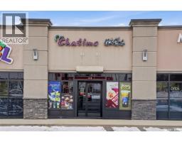 6 1701 8th STREET E Grosvenor Park