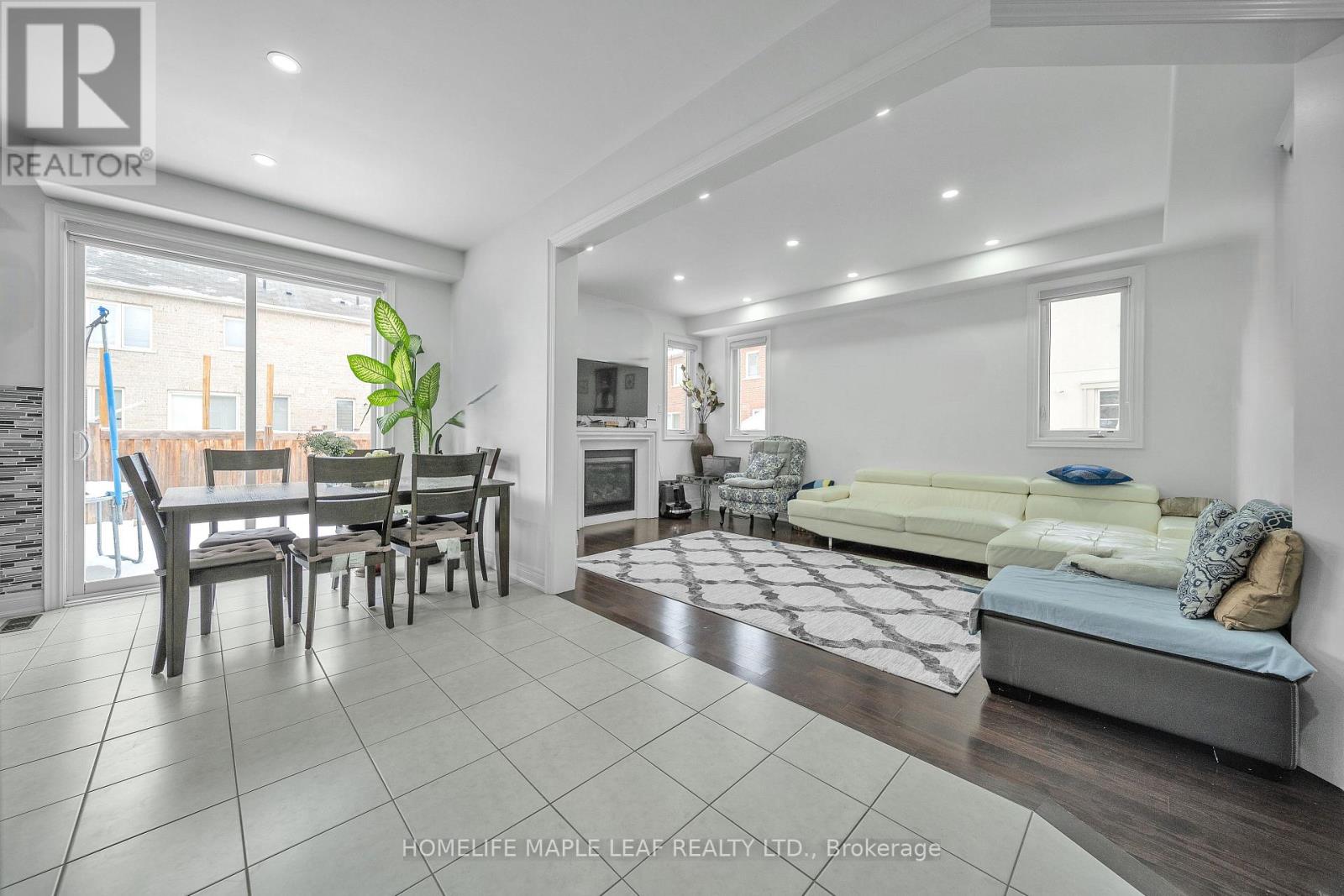 4 Trentonian Street, Brampton, Ontario  L6R 0B3 - Photo 11 - W12605516