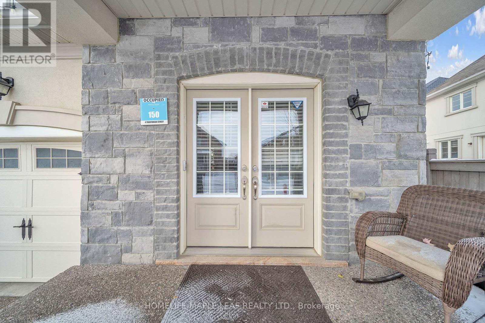 4 Trentonian Street, Brampton, Ontario  L6R 0B3 - Photo 5 - W12605516