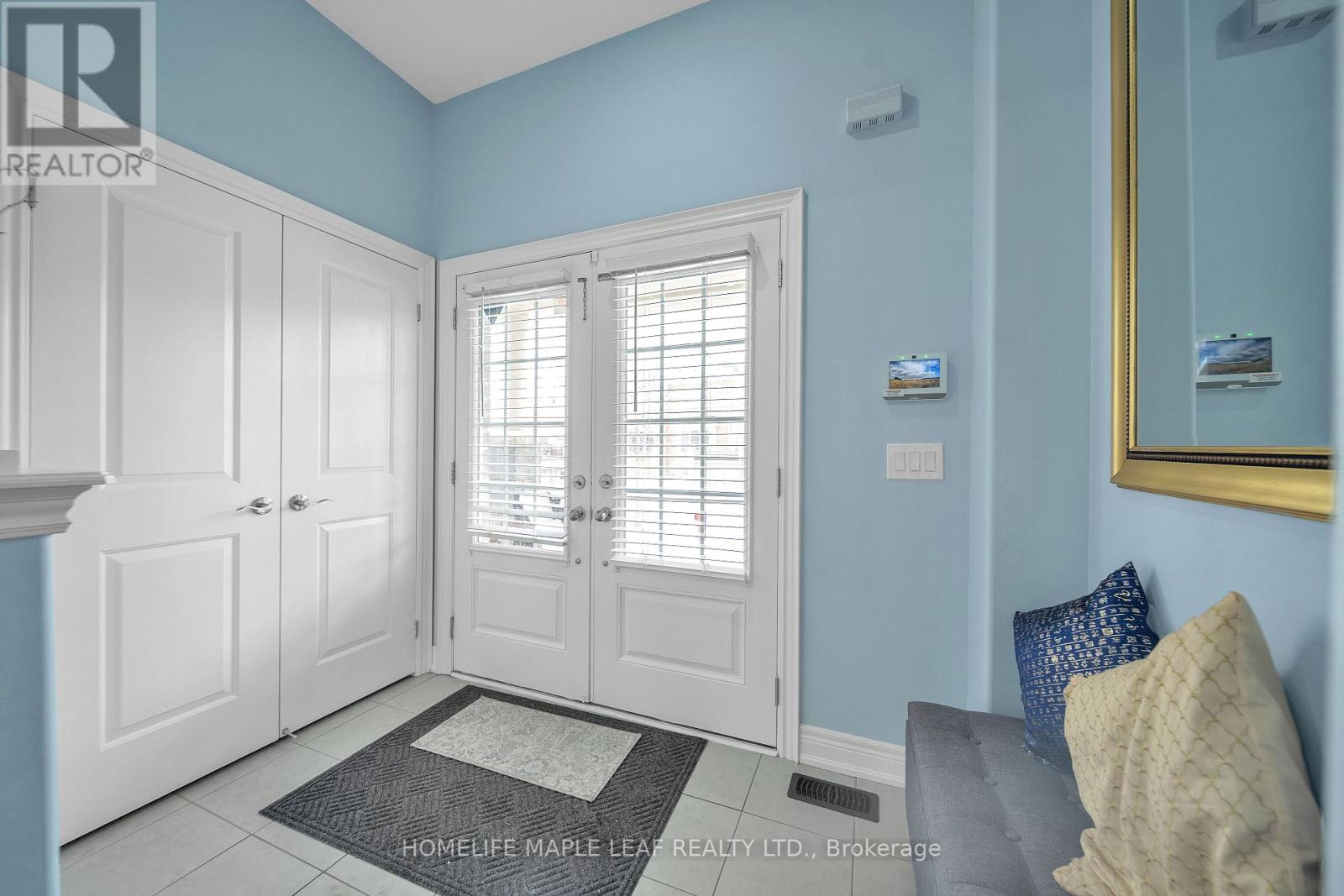 4 Trentonian Street, Brampton, Ontario  L6R 0B3 - Photo 6 - W12605516