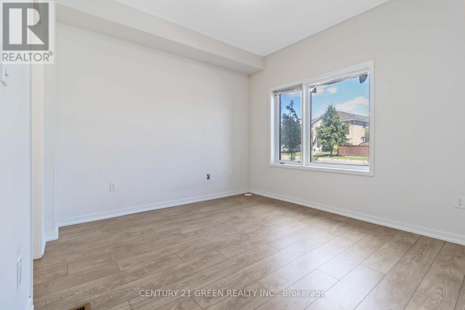 142 Landsbridge Street, Caledon, Ontario L7E 2E1 - Photo 21 - W12605542