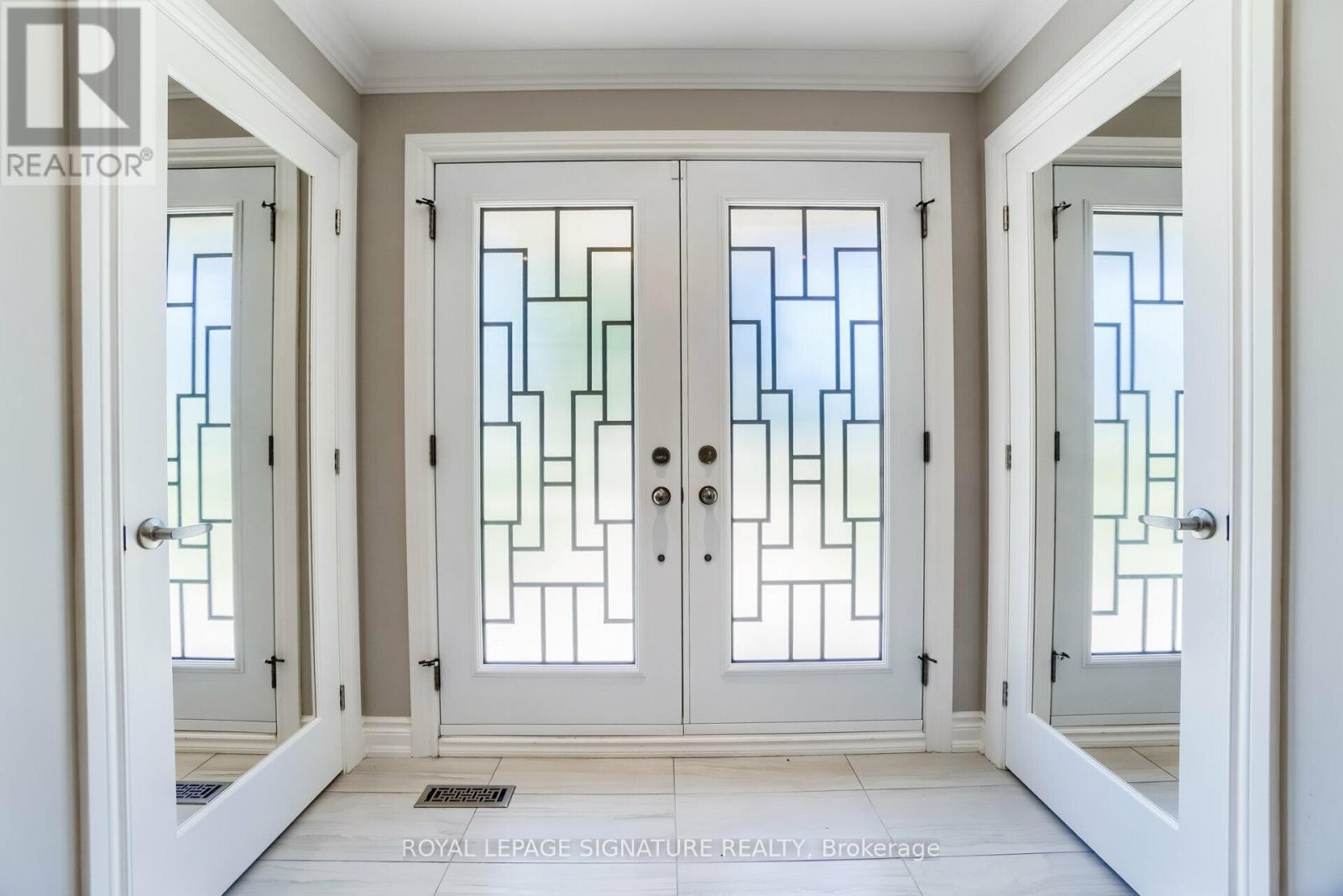 9 Elite Road, Caledon, Ontario  L7K 0L2 - Photo 4 - W12605580