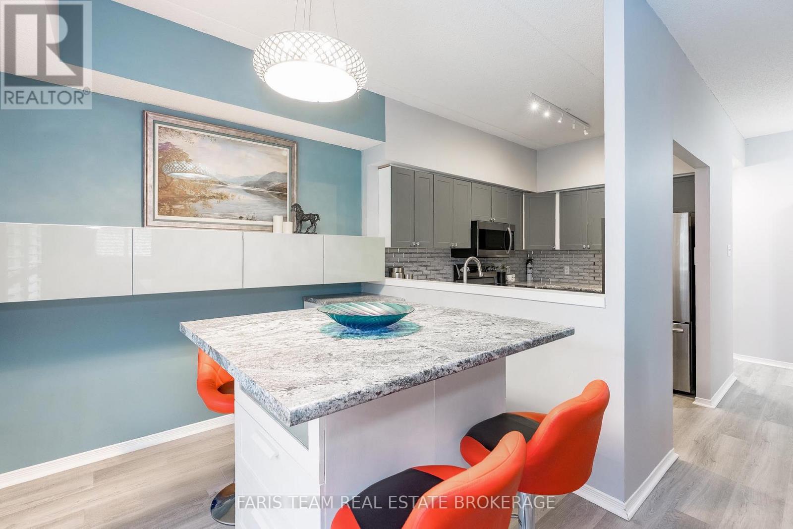 101 - 115 Bond Street, Orillia, Ontario  L3V 1J7 - Photo 11 - S12471770