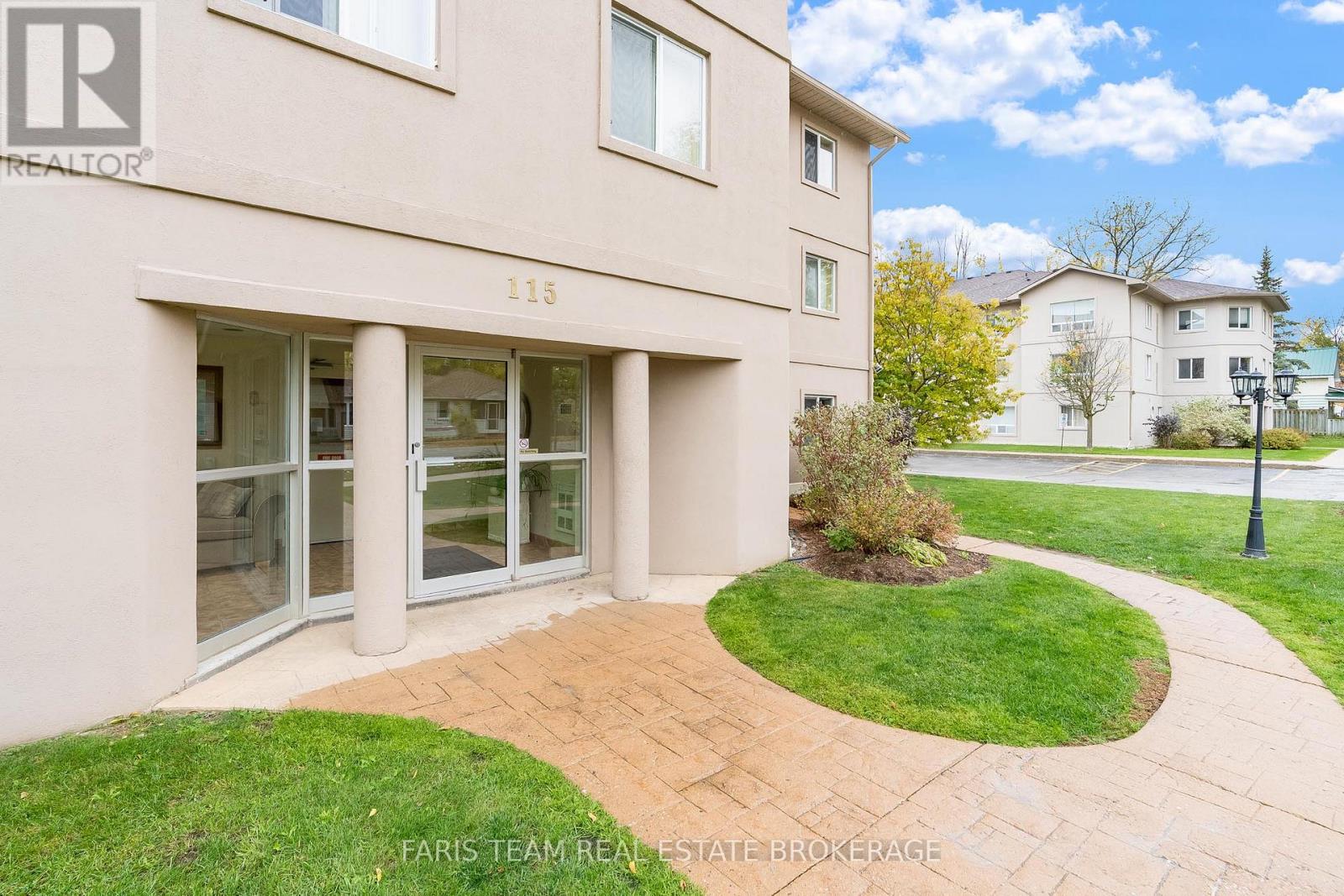 101 - 115 Bond Street, Orillia, Ontario  L3V 1J7 - Photo 4 - S12471770