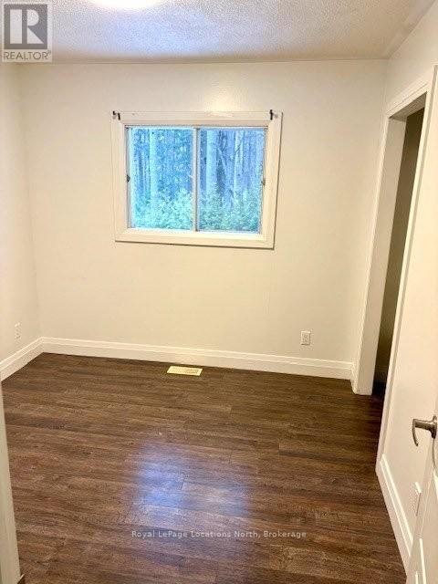 40 Vanier Street, Tiny, Ontario  L9M 0J2 - Photo 3 - S12605746