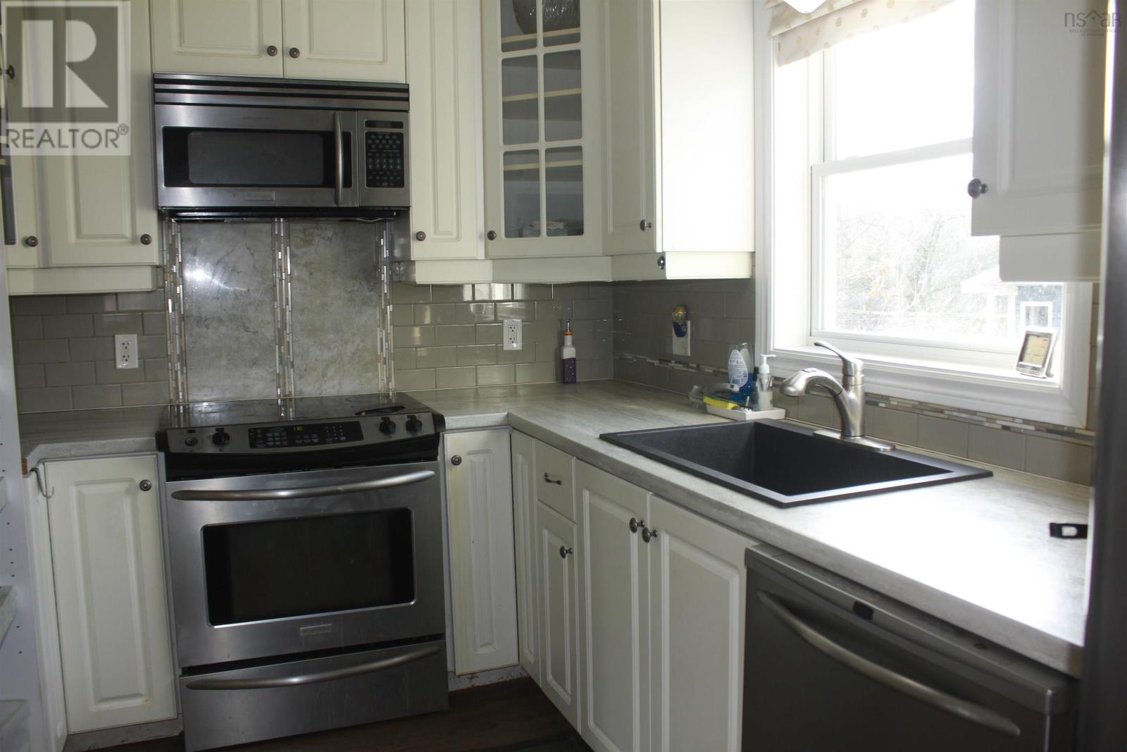 70 Normandy Avenue, Truro, Nova Scotia  B2N 3J7 - Photo 10 - 202528777