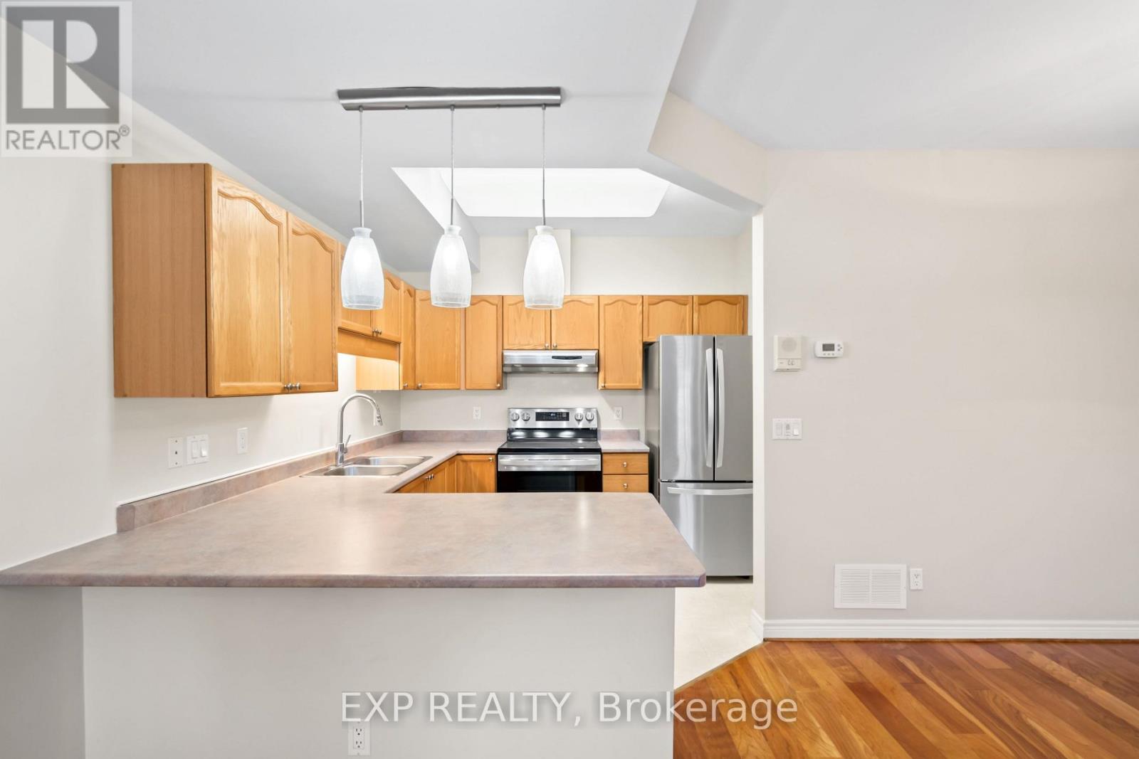 134 Hibernia Street, Cobourg, Ontario  K9A 3J8 - Photo 7 - X12397757