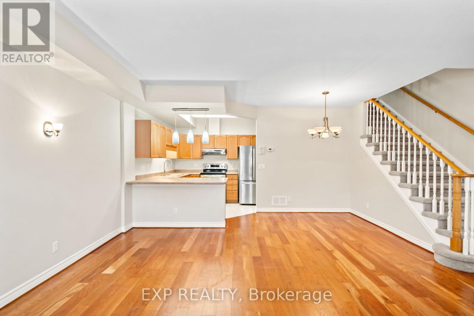 134 Hibernia Street, Cobourg, Ontario  K9A 3J8 - Photo 5 - X12397757