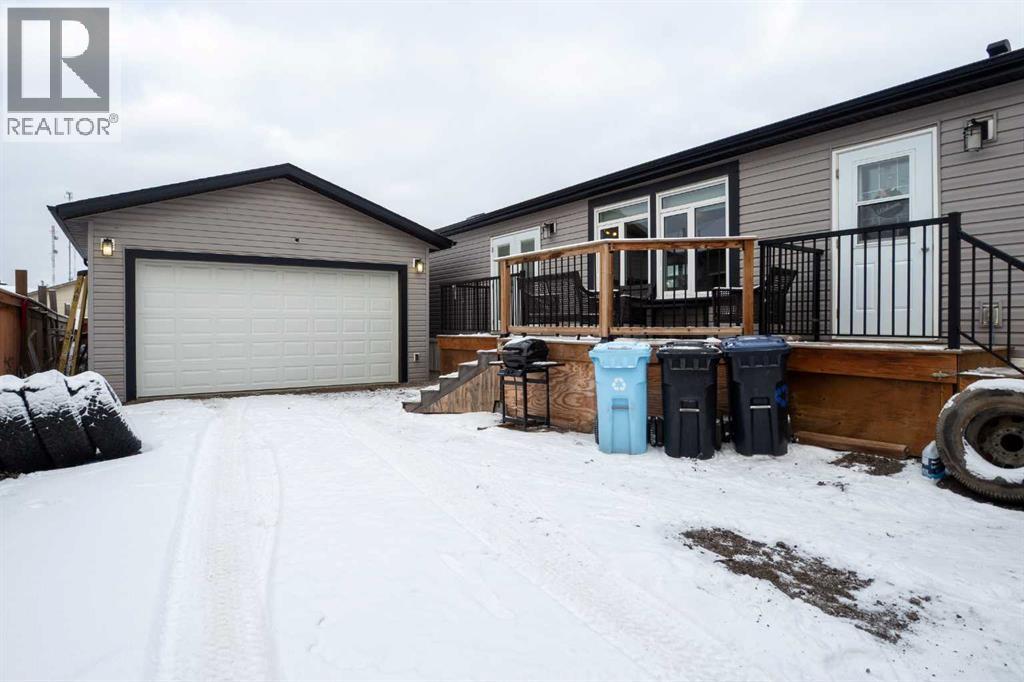 153 Beardsley Crescent, Fort Mcmurray, Alberta T9H 2S1 - Photo 2 - A2272226