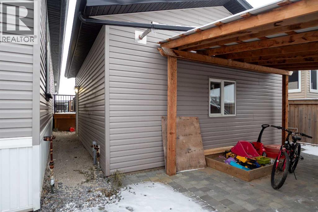 153 Beardsley Crescent, Fort Mcmurray, Alberta T9H 2S1 - Photo 4 - A2272226