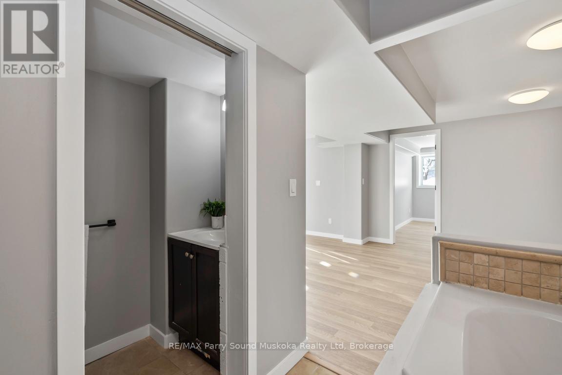 53 124 Highway, Mcdougall, Ontario  P2A 2W9 - Photo 34 - X12605592