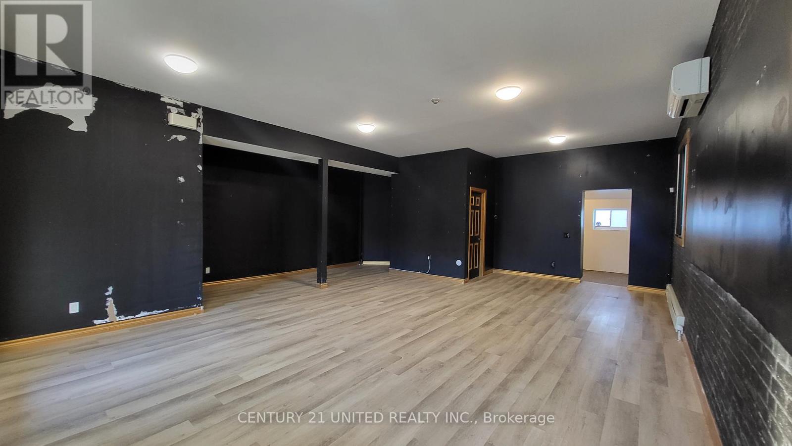 72 Hunter Street E, Peterborough, Ontario  K9H 1G5 - Photo 3 - X12605628