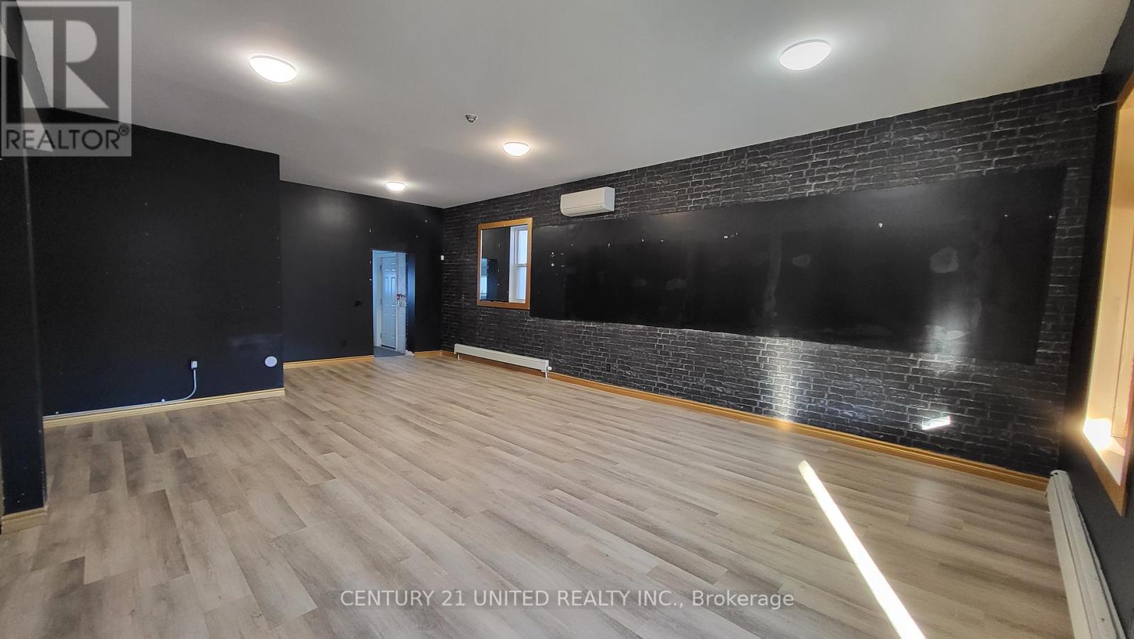 72 Hunter Street E, Peterborough, Ontario  K9H 1G5 - Photo 4 - X12605628