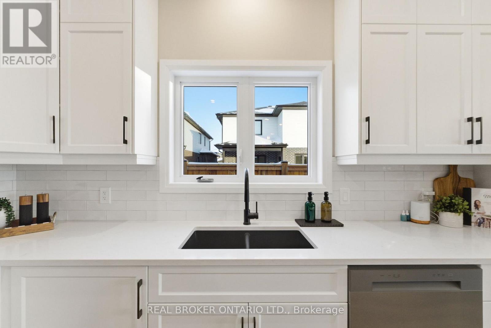 17 - 29 Weymouth Street, Woolwich, Ontario  N3B 0G3 - Photo 9 - X12605524