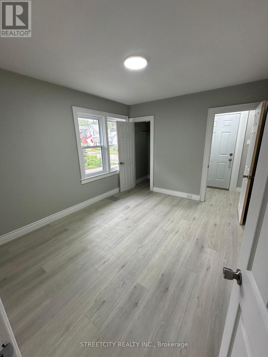 Upper - 437 Charlotte Street, London East, Ontario  N5W 4A5 - Photo 5 - X12605664