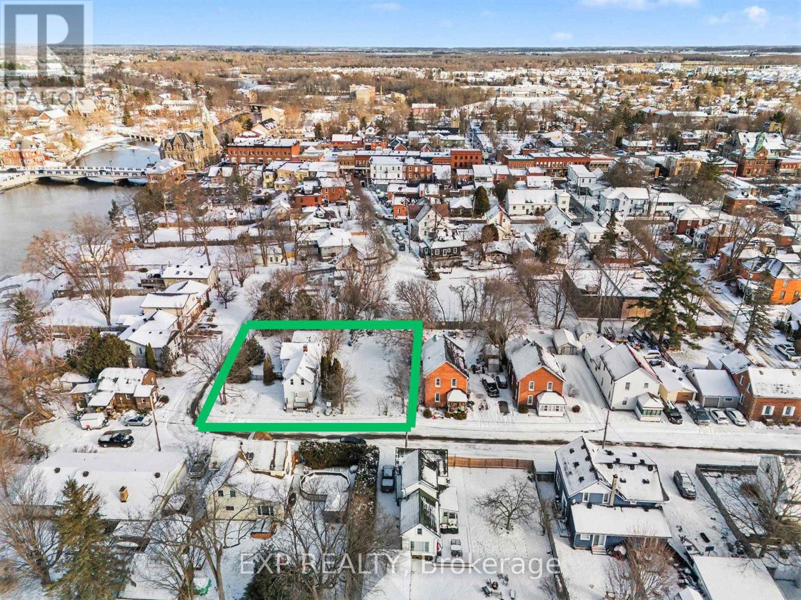 135 & 139 Charles Street, Carleton Place, Ontario  K7C 2Y4 - Photo 2 - X12605596