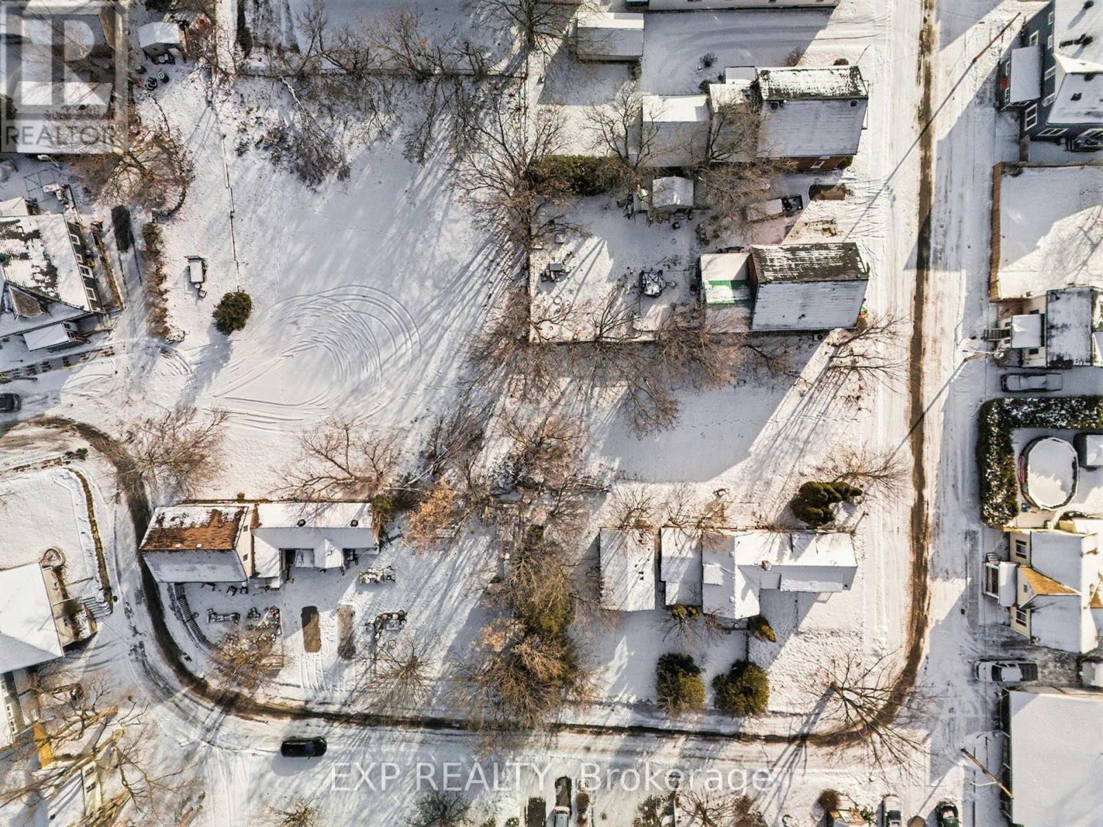 135 & 139 Charles Street, Carleton Place, Ontario  K7C 2Y4 - Photo 4 - X12605596