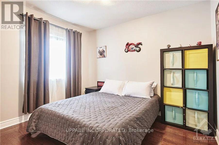 168 Whitestone Drive, Ottawa, Ontario  K2C 4C4 - Photo 6 - X12605638