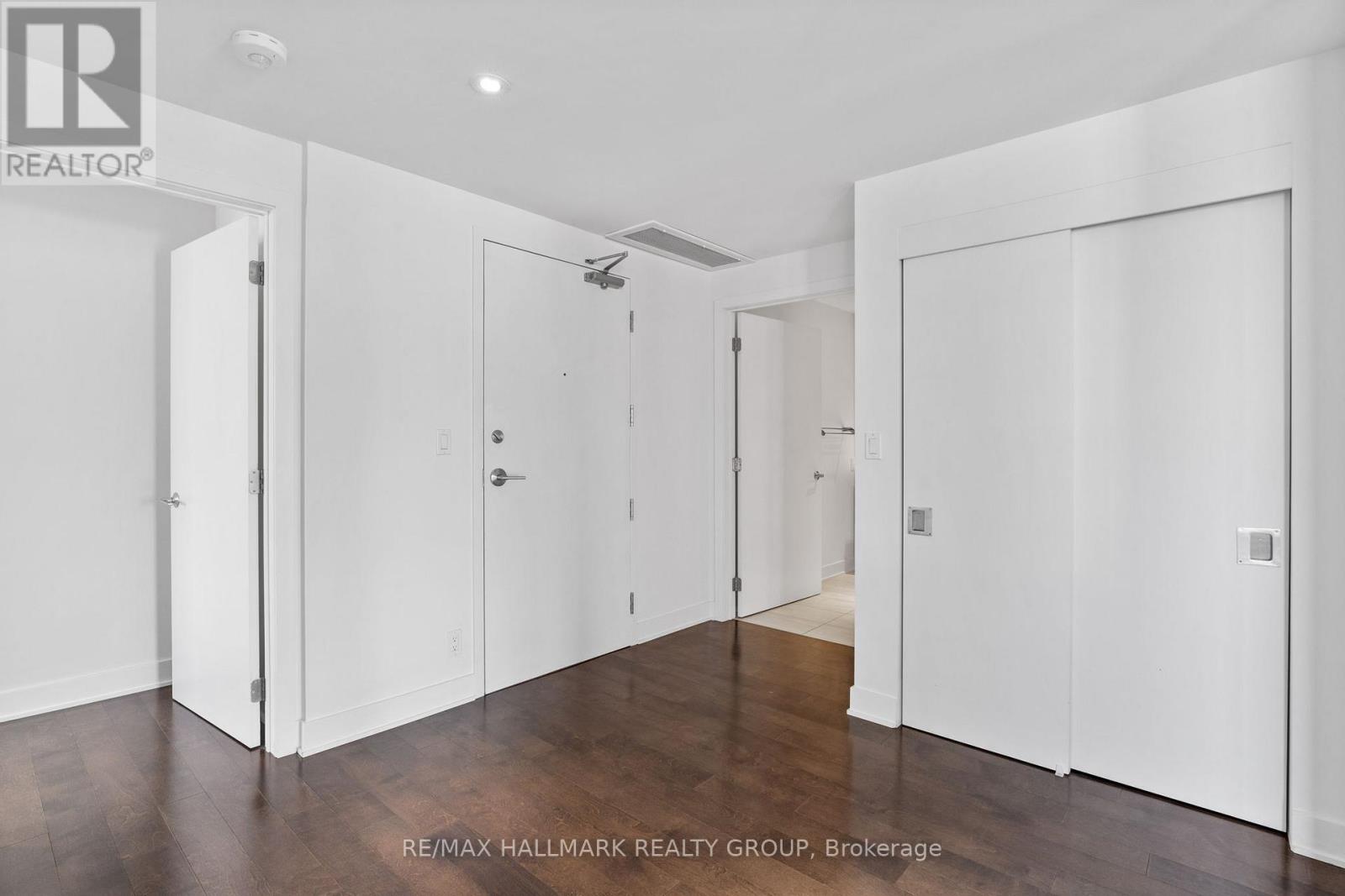 2205 - 20 Daly Avenue, Ottawa, Ontario  K1N 0C6 - Photo 4 - X12605640