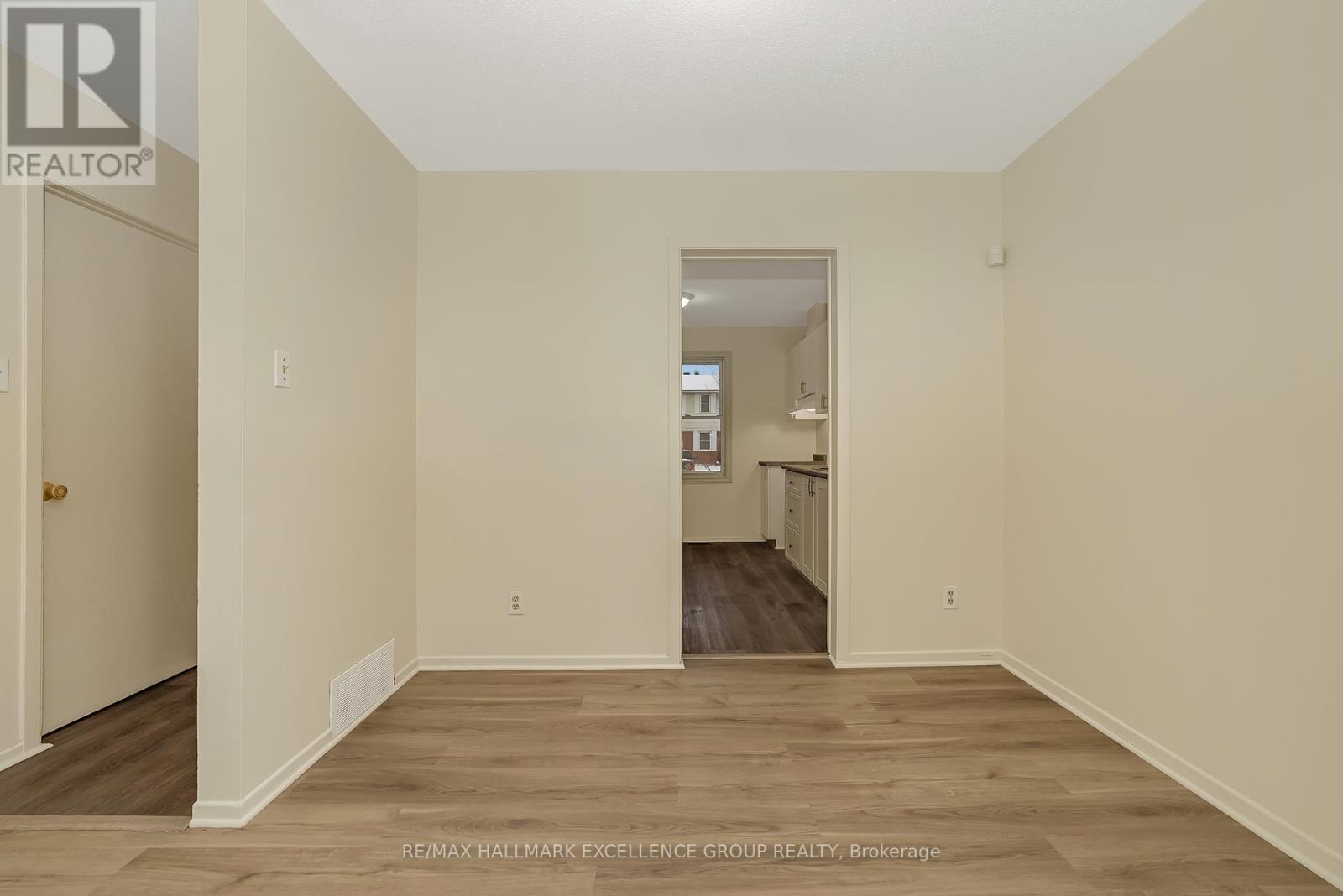 15 - 1968 Fairglen Mews, Ottawa, Ontario  K1B 5A5 - Photo 11 - X12605730