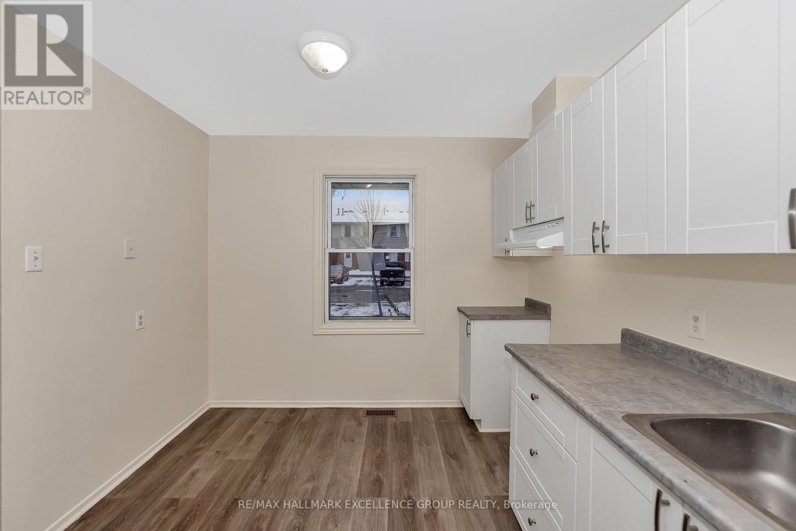 15 - 1968 Fairglen Mews, Ottawa, Ontario  K1B 5A5 - Photo 16 - X12605730