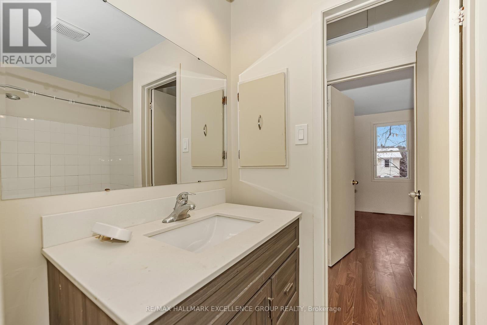 15 - 1968 Fairglen Mews, Ottawa, Ontario  K1B 5A5 - Photo 23 - X12605730