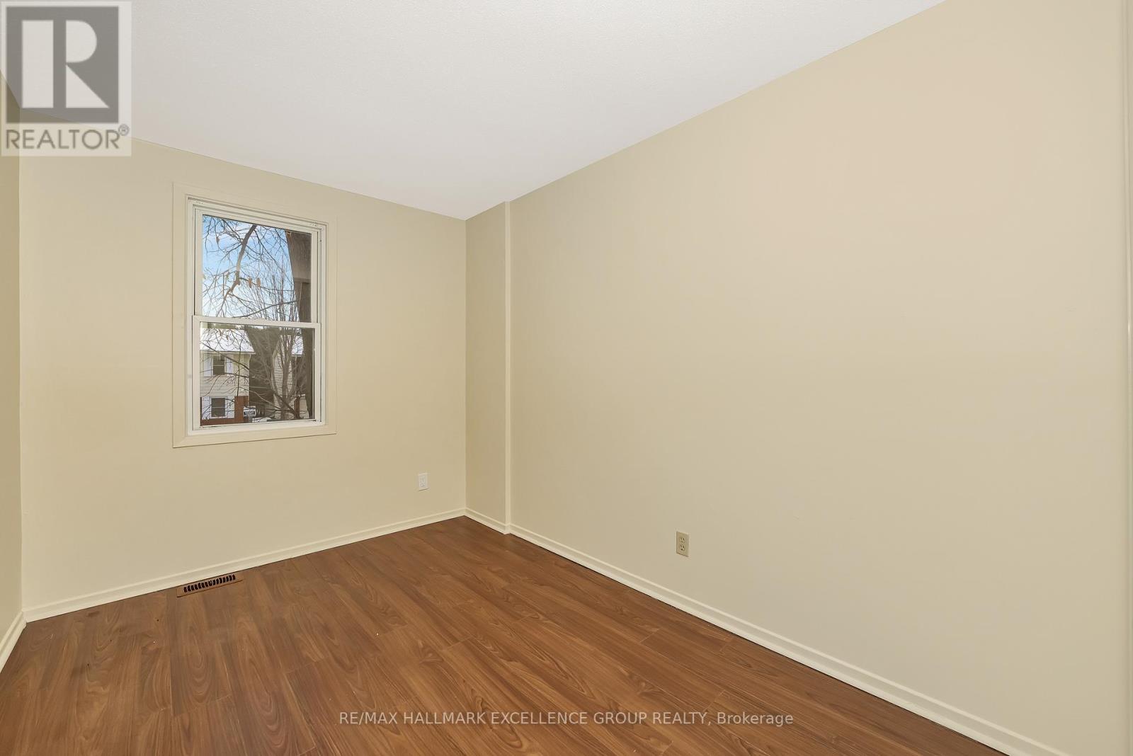 15 - 1968 Fairglen Mews, Ottawa, Ontario  K1B 5A5 - Photo 25 - X12605730