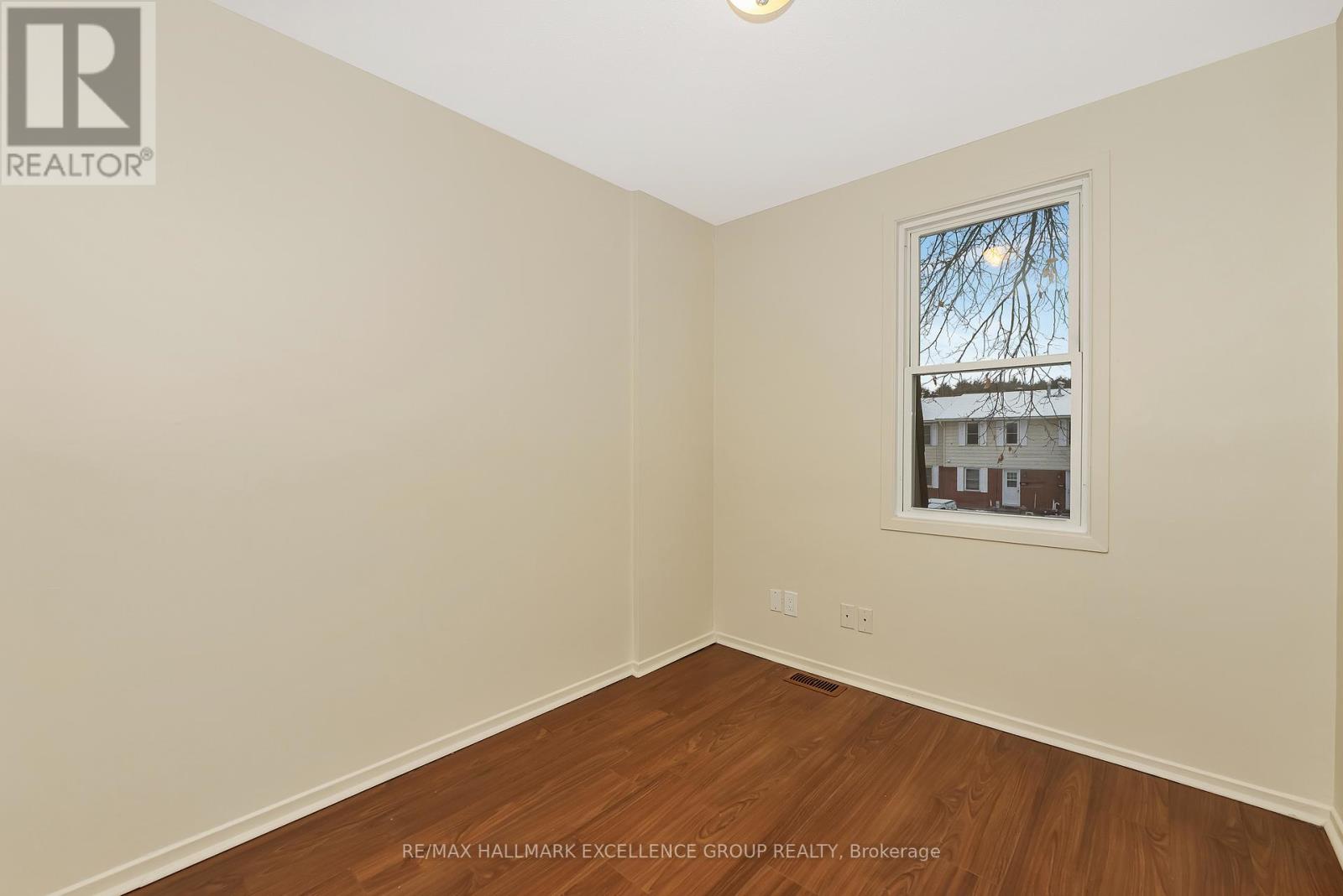 15 - 1968 Fairglen Mews, Ottawa, Ontario  K1B 5A5 - Photo 28 - X12605730