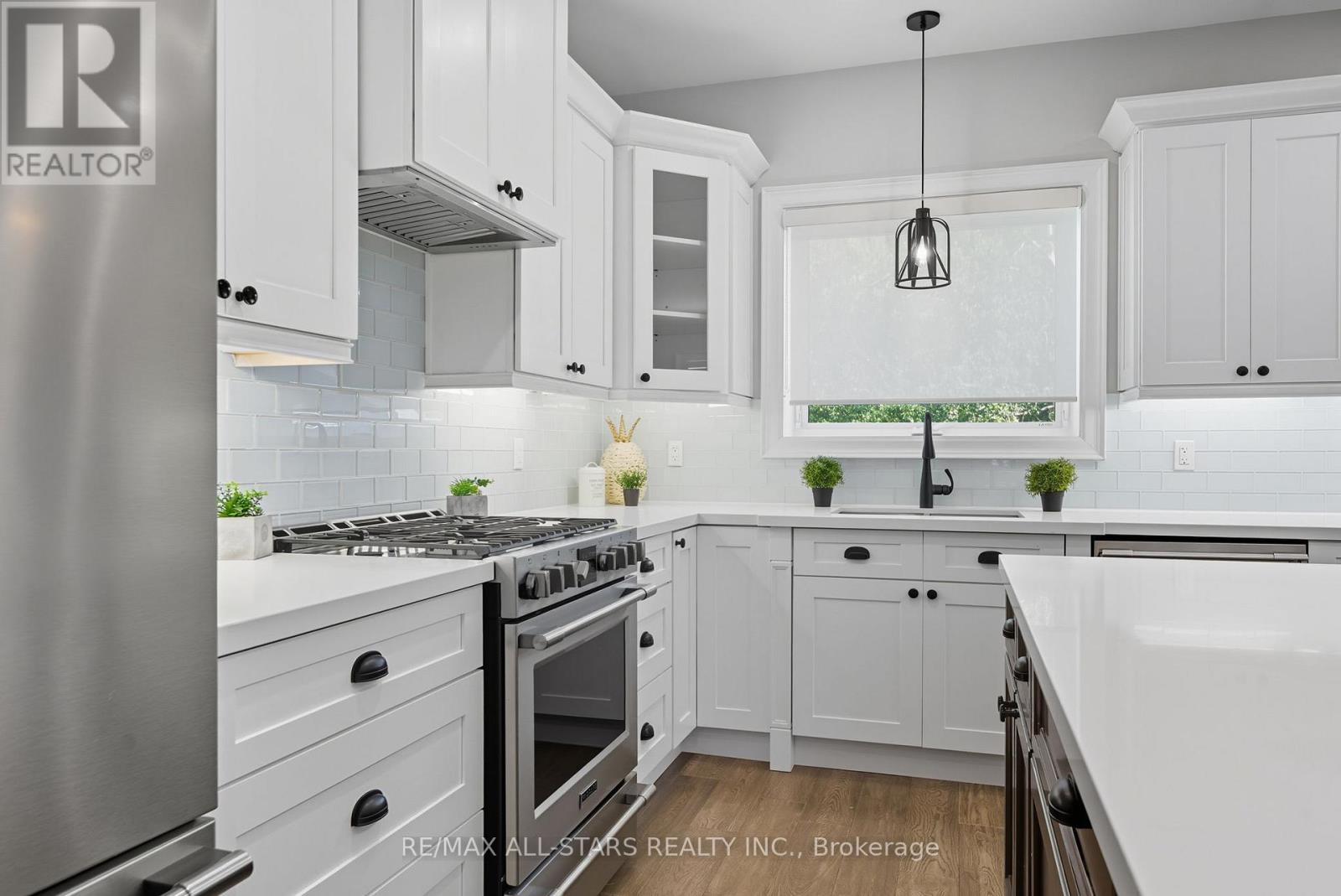 29 Patrick Drive, Aurora, Ontario  L4G 2A6 - Photo 13 - N12477000