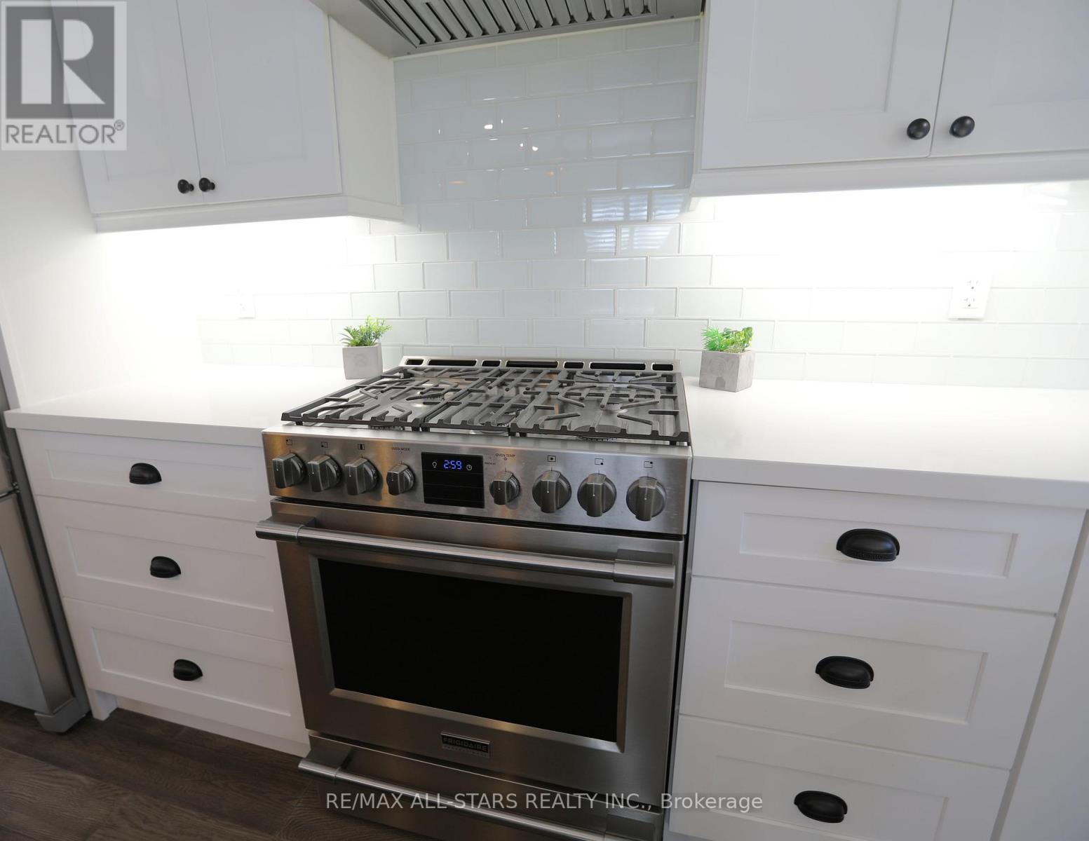 29 Patrick Drive, Aurora, Ontario  L4G 2A6 - Photo 15 - N12477000