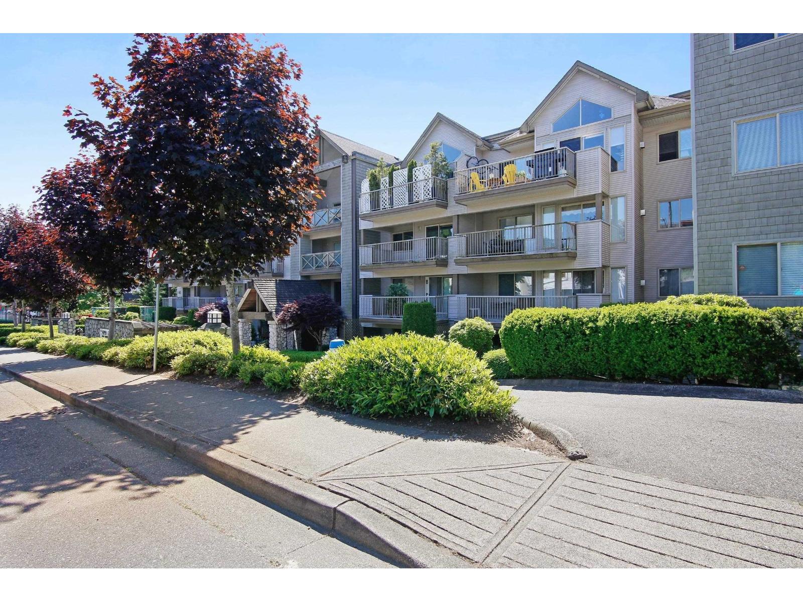 204 33478 Roberts Avenue, Abbotsford, British Columbia  V2S 8E1 - Photo 2 - R3070049