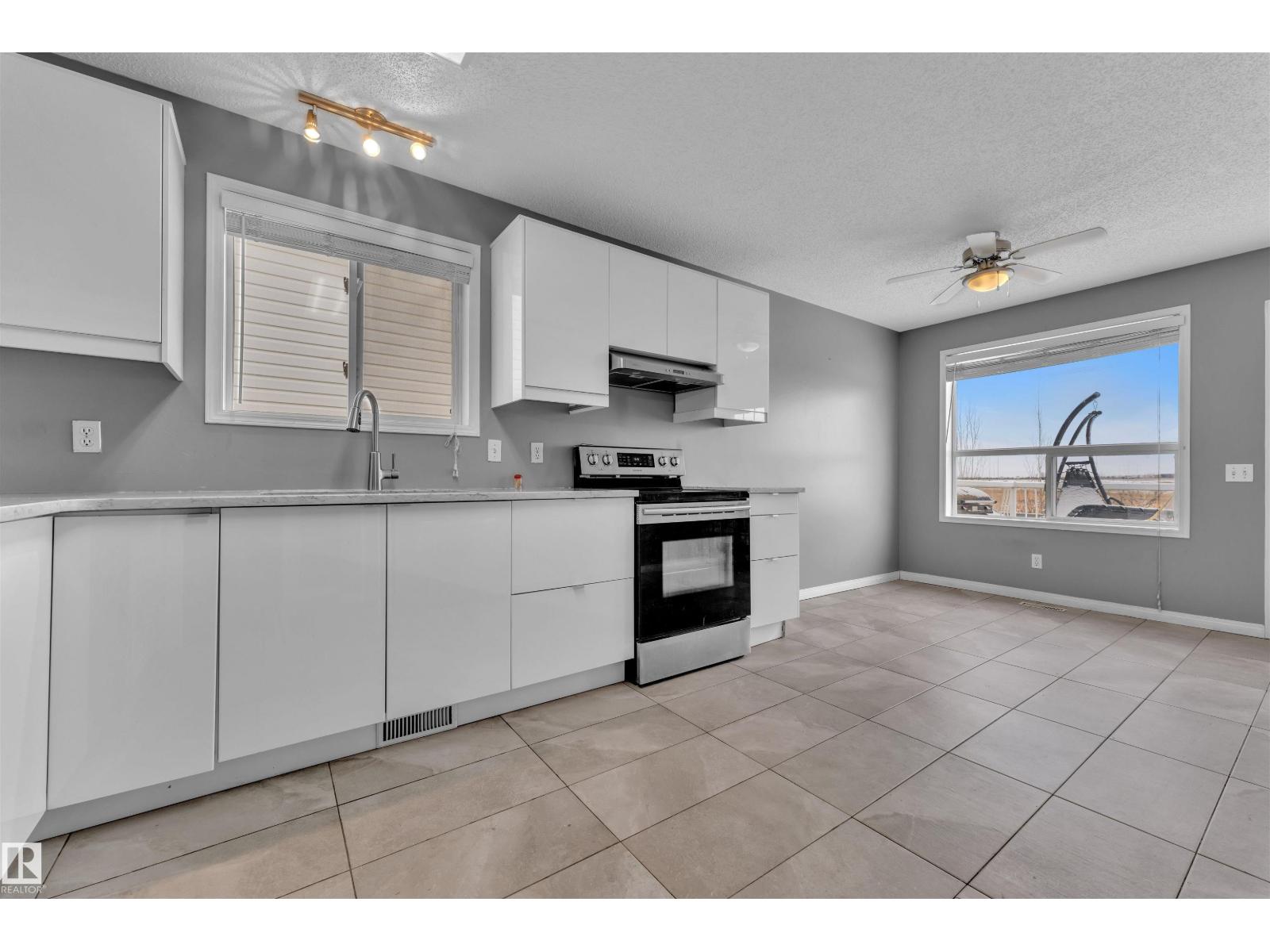 829 Blacklock Wy Sw, Edmonton, Alberta  T6W 1C6 - Photo 10 - E4467535