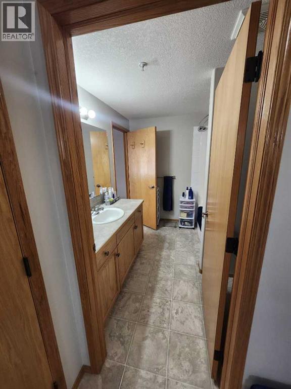 225, 2020 32 Street S, Lethbridge, Alberta  T1K 7T9 - Photo 9 - A2273693